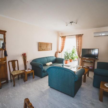 Apartment On Nikaias 5C Patras Buitenkant foto