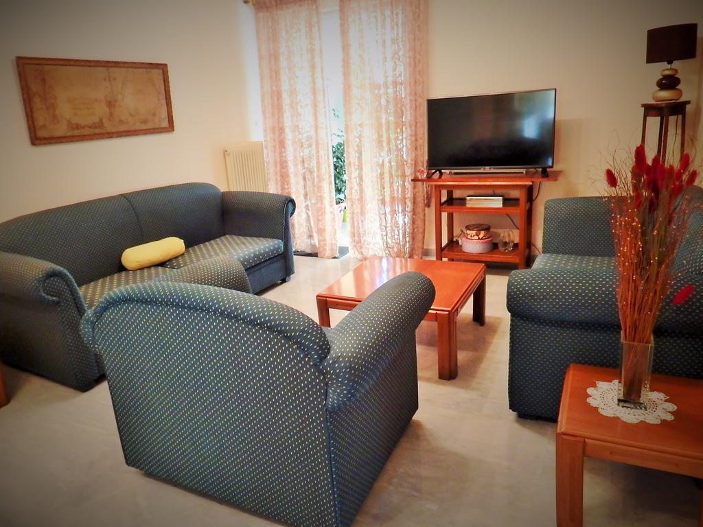Apartment On Nikaias 5C Patras Buitenkant foto